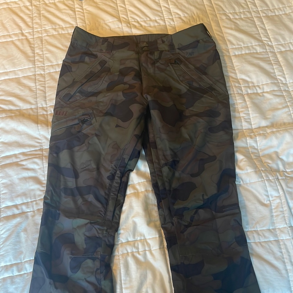 INI Cooperative snow pants